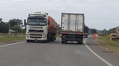 Paro en puerta: compás de espera por la homologación del acuerdo de Camioneros