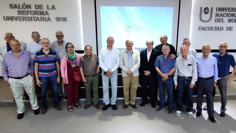 50 años de aquel viaje a Europa de un grupo de ingenieros de la UNNE