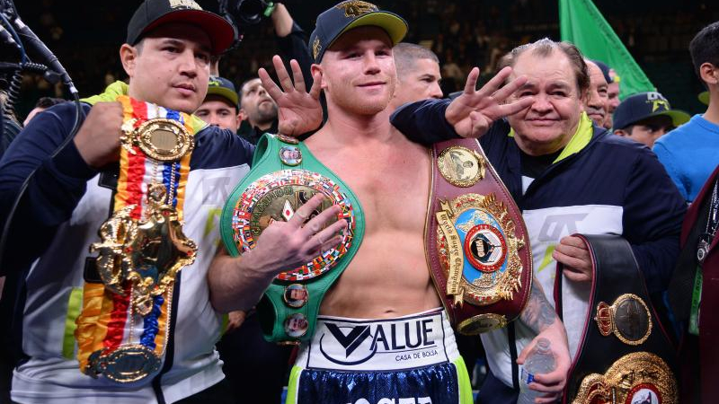 El guerrero "Canelo" Álvarez sigue haciendo historia al conservar cuatro coronas