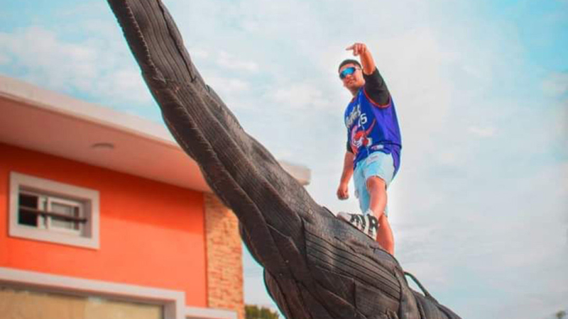 Los neumáticos se convierten en arte en las manos de Diego Chávez