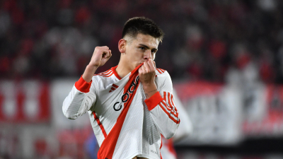 River le dio clase a Belgrano y quedó como único líder en la Liga