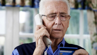 Capacitarán a adultos mayores para prevenir estafas virtuales relacionadas al consumo