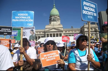 docentes paro nacional necochea2.jpg