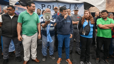 Misiones: docentes intensifican protestas y la Justicia persigue a líderes del levantamiento policial
