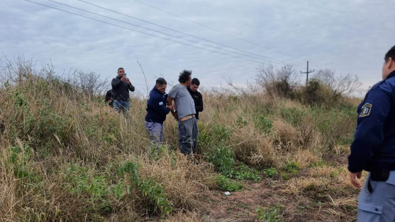 Intentó prenderle fuego a su pareja, huyó y fue detenido por la Policía