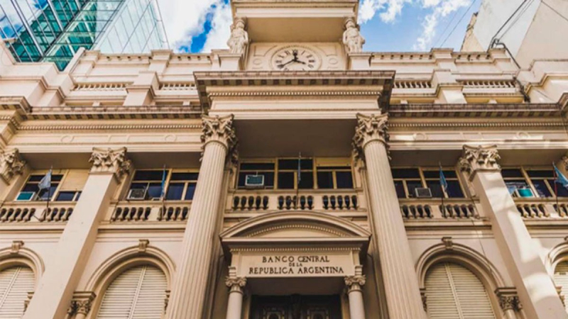Se emitieron más pesos que en el primer semestre de 2023
