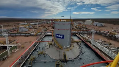 YPF avanza con su megaplan para exportar GNL a Europa desde Vaca Muerta