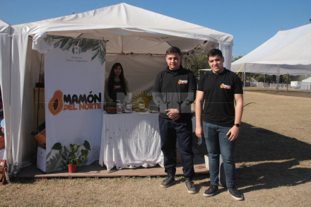 emprendedores bienal 1.JPG