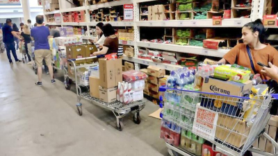Hiper y supermercados no abren este lunes por el Día del Empleado de Comercio
