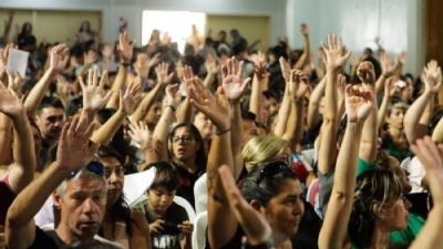 Crecen los conflictos docentes
