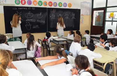 Una nueva primavera entre escuelas, maestros y políticos