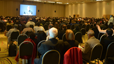 Tres días de convención anual de testigos de Jehová por adoración pura