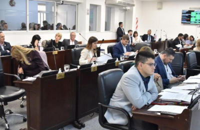 Otra semana de puja en Diputados por el crédito de la emergencia