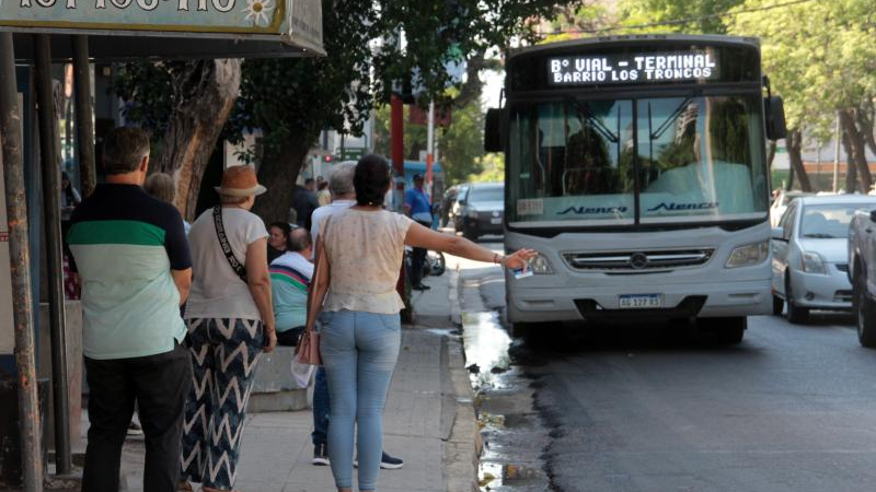 Los colectivos funcionarán normalmente este miércoles y el jueves en el Chaco