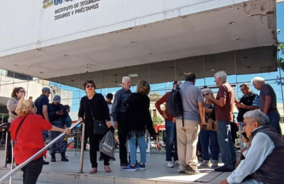 Jubilados del Insssep en contra del aumento en el descuento para el fondo de alta complejidad