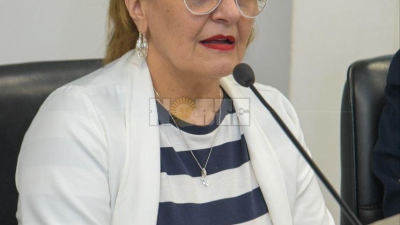 Bisonni: "El veto a la ley de embarazo adolescente abre un espacio para la reflexión y análisis"