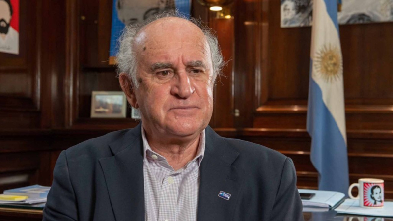 Oscar Parrilli: "Políticos sucios quieren imponer ficha limpia y proscribir a Cristina"
