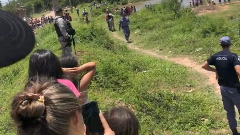 Cadáver de un hombre flota en la represa del barrio Tiro Federal
