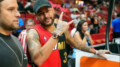 Neymar anunció que será padre por cuarta vez