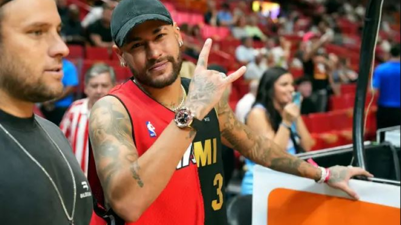 Neymar anunció que será padre por cuarta vez