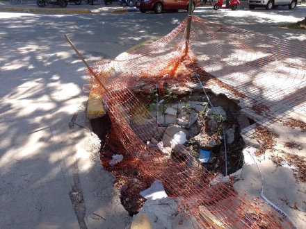 hundimiento vereda 1.jpg