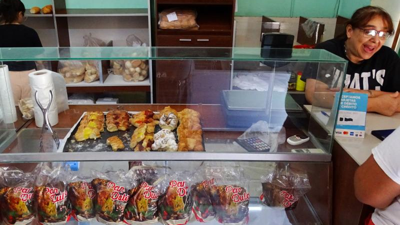 Cerró la panadería donde trabajaban, se organizaron y abrieron una nueva