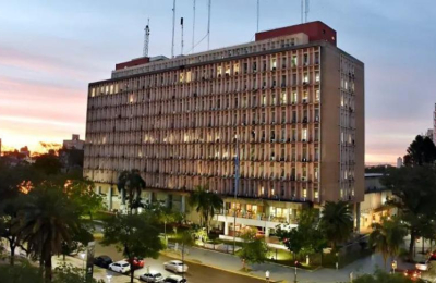 El estancamiento del dólar hizo bajar 30 % la deuda pública chaqueña
