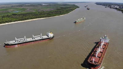 Hidrovía: denuncian "serias y evidentes irregularidades" en la licitación