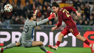 Un brillante Paulo Dybala metió a Roma en octavos