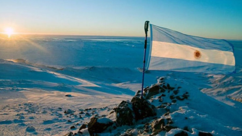 Antártida Argentina, nuestro lejano amor