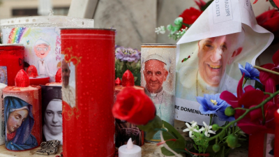 El estado de salud de Francisco muestra una leve mejoría y se respira cierto alivio en el Vaticano