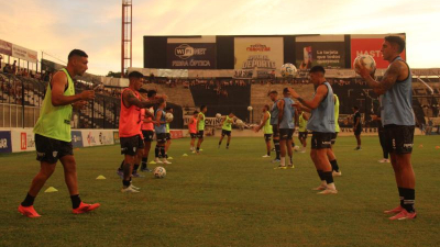 For Ever va por la recuperación ante Mitre