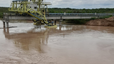 Puerto Lavalle: el río Bermejo se acerca a su límite máximo
