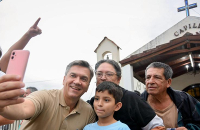 Zdero inauguró obras y entregó título de propiedad a la capilla San Antonio