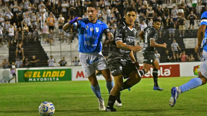 For Ever: Brandon Obregón se mete en el once
