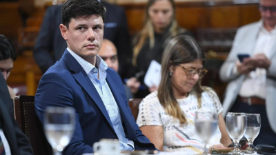 Senador libertario busca incorporar la educación financiera en los secundarios