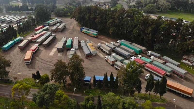 Se disparó el ingreso de camiones en los puertos cerealeros y se aguardan más