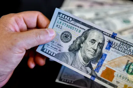 dolar-e1724930015170.webp