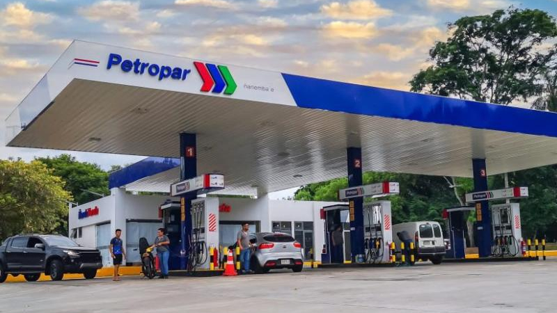 El precio de la nafta es de los más baratos de América Latina