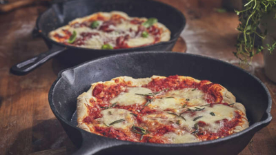 Cómo hacer pizza en la sartén: fácil, rica y rápida