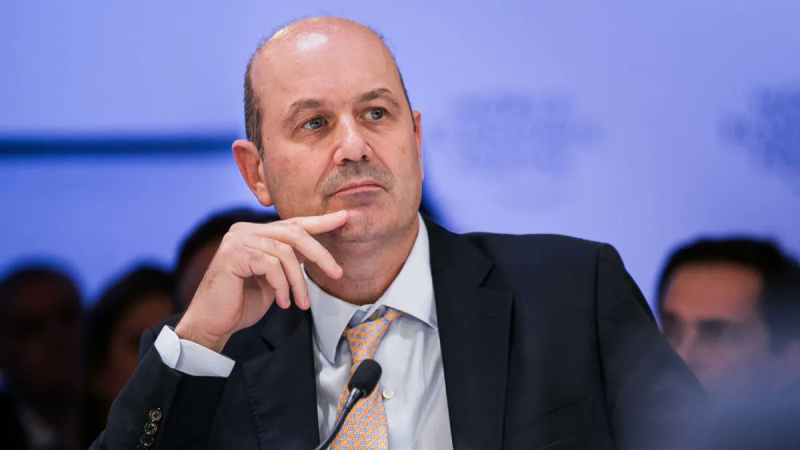El gobierno avanza con más despidos en la Administración Pública