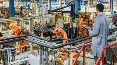 La producción industrial volvió a caer en marzo