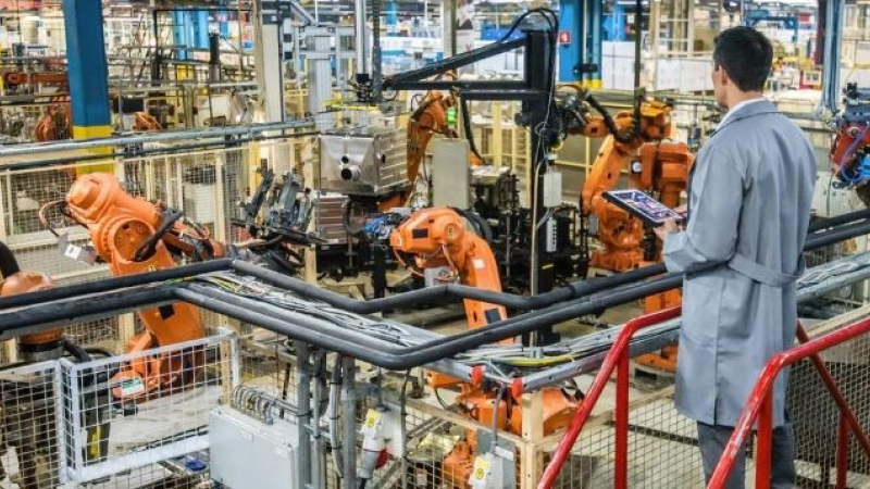 La producción industrial volvió a caer en marzo 