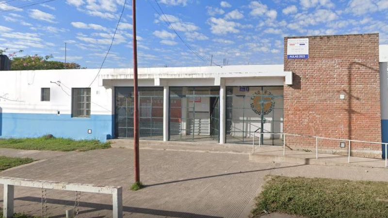 Un adolescente asistió armado al colegio, disparó al aire y su madre lo denunció