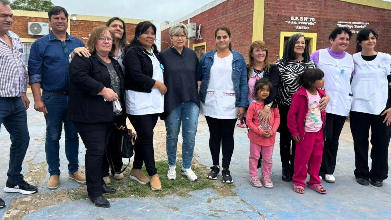 La ministra Naidenoff visitó el anexo escolar que había sufrido un robo en Quitilipi