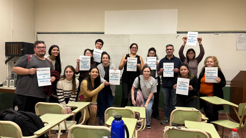 Estudiantes reclaman por becas universitarias con un monto mayor
