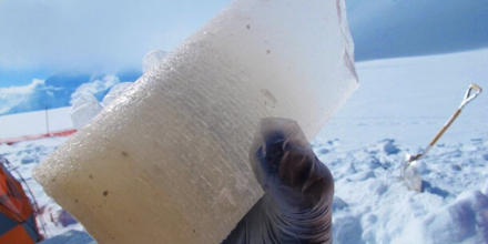 Esta cápsula de tiempo, rescatada de un glaciar, contiene vestigios atmosféricos que ofrecen un vistazo singular a épocas olvidadas (Department of Earth Science at Dartmouth College)3.jpg