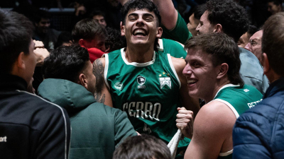 El triple de aro a aro más largo de la historia en la Liga Nacional de Básquet