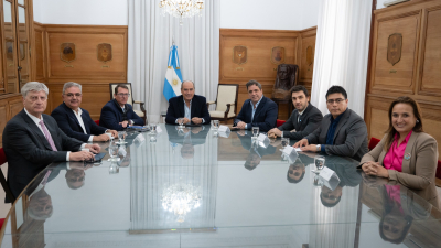 Francos recibe a un grupo de gobernadores con el nuevo Pacto Fiscal en agenda