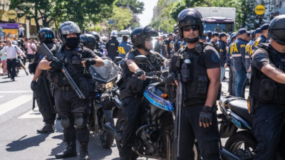 El Gobierno reformará la Policía Federal Argentina y la enfocará únicamente en delitos complejos